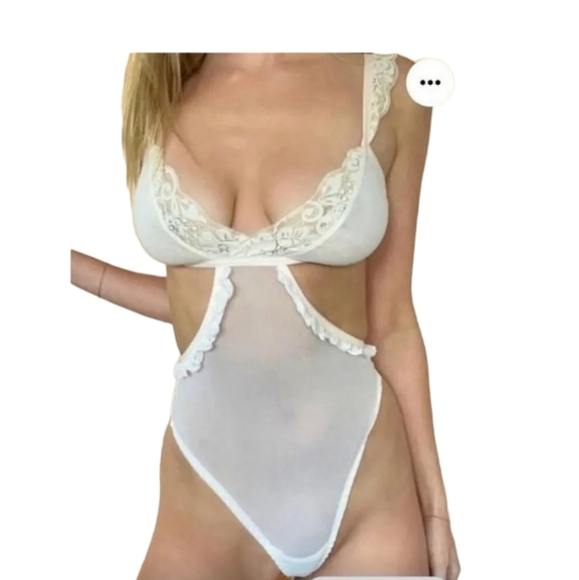 We Are HAH Other - We Are HAH Key to Ur Heart Bodysuit in la crème